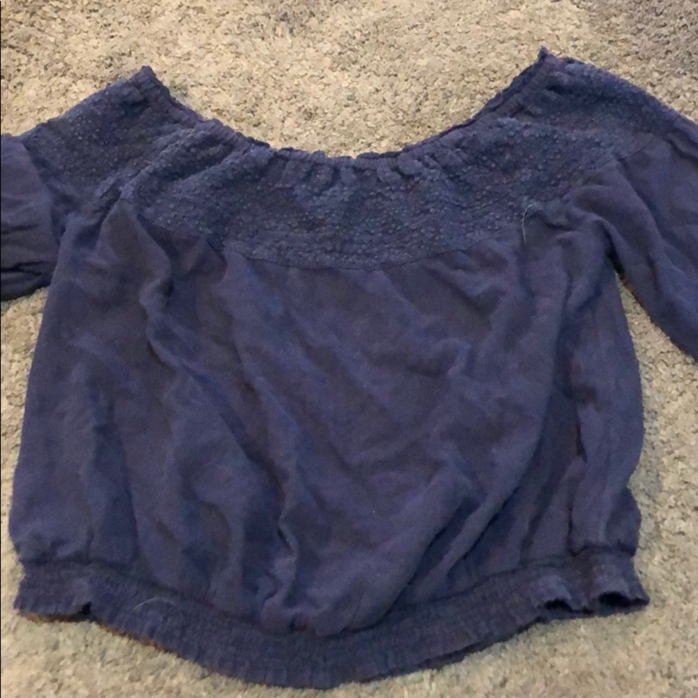 Navy blue off the shoulders quoter length sleeves